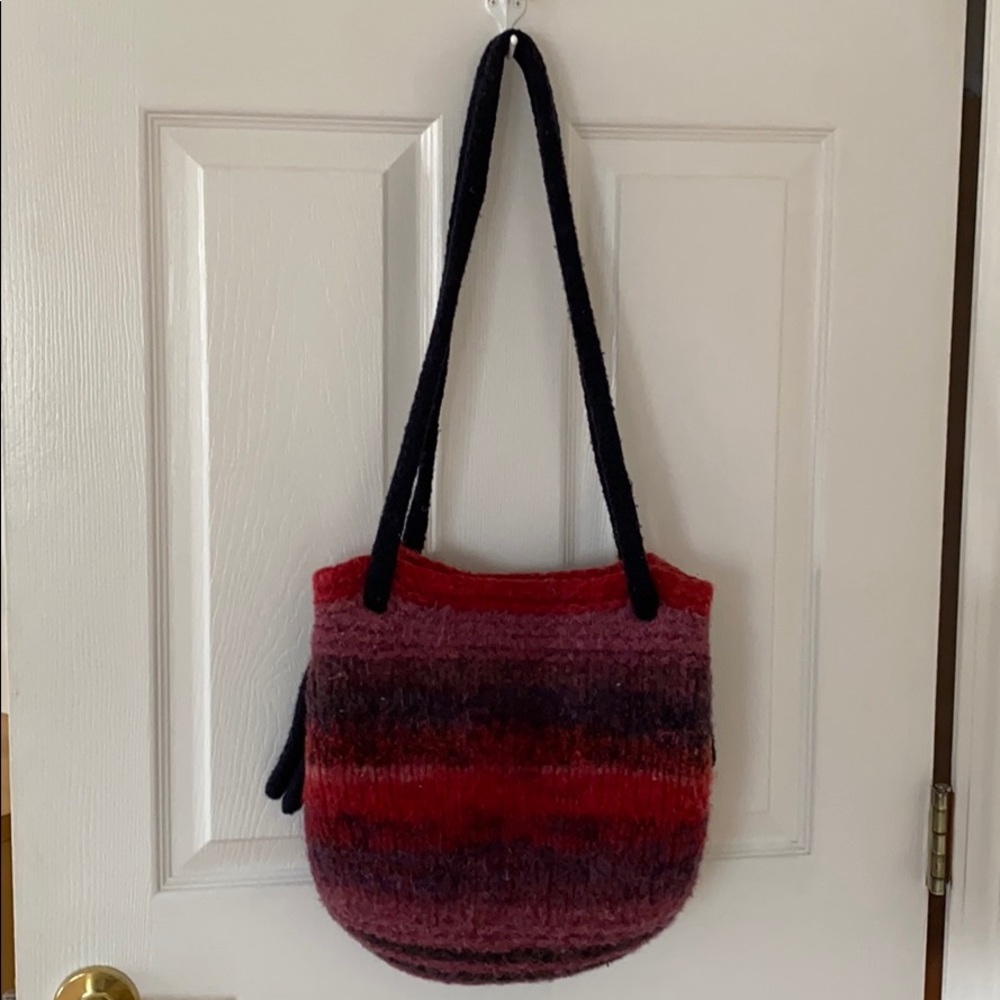 Wool felt shoulder bag